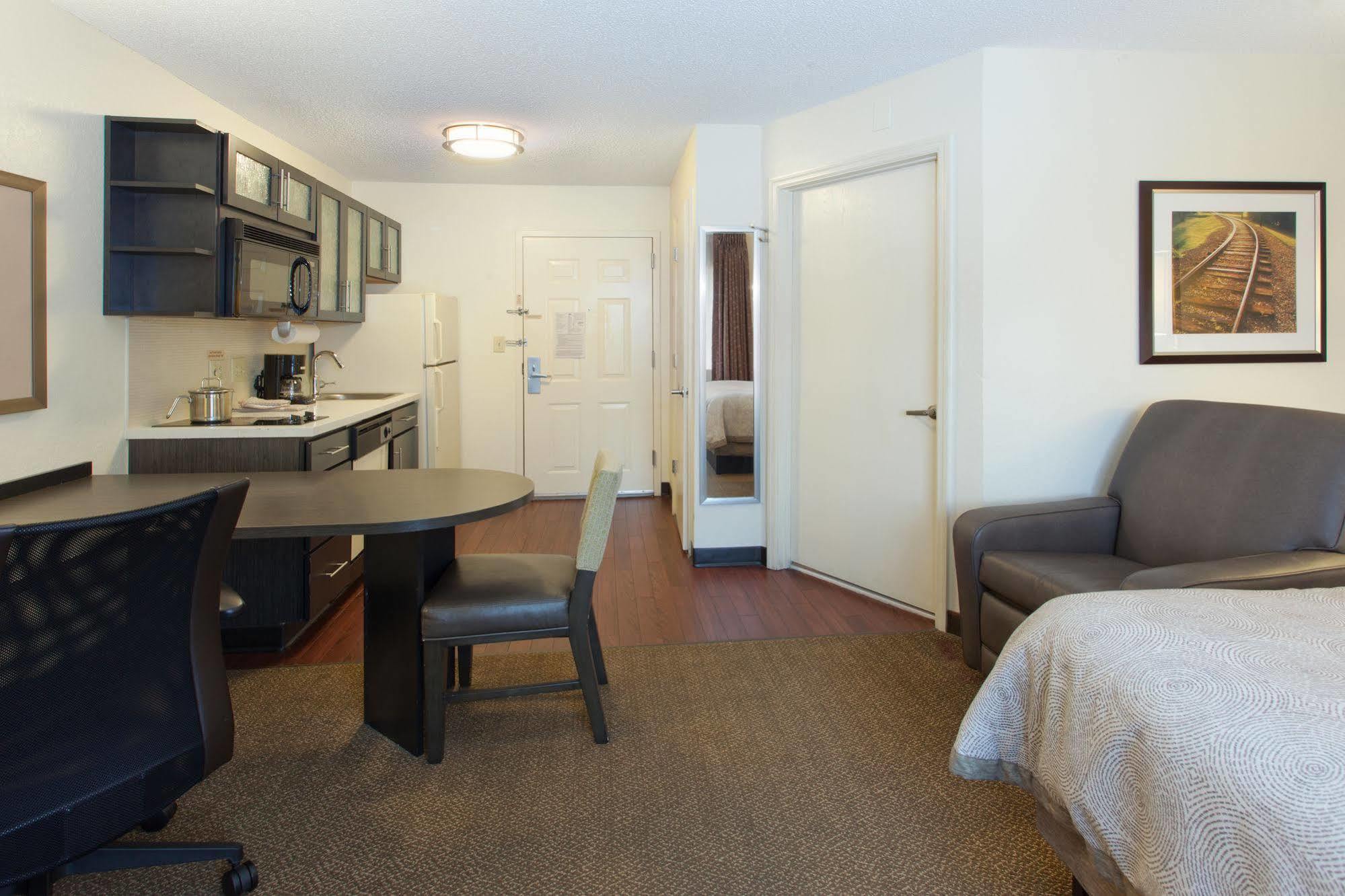 Sonesta Simply Suites Columbus Airport Gahanna מראה חיצוני תמונה